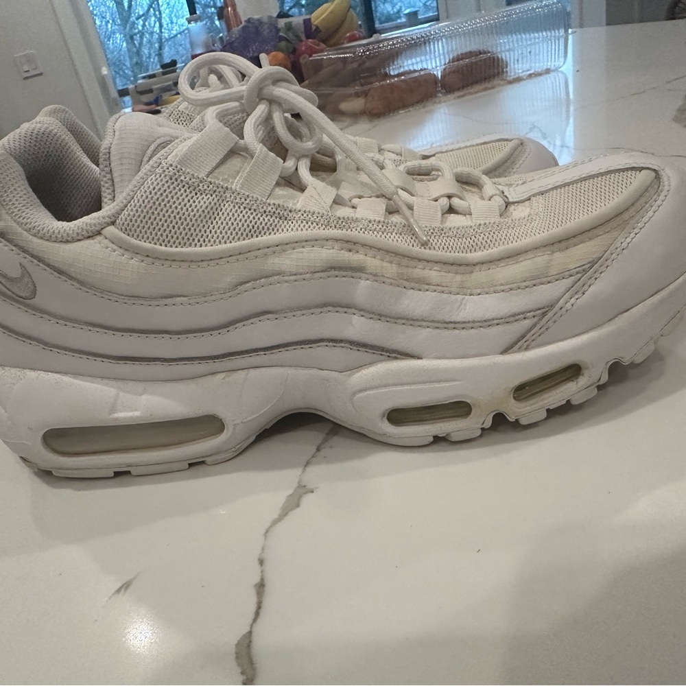 Nike Air Max 95 Men's Athletic Sneakers in White